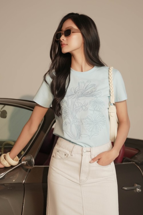 Sixdo Light Blue Floral Embroidered Cotton Tshirt